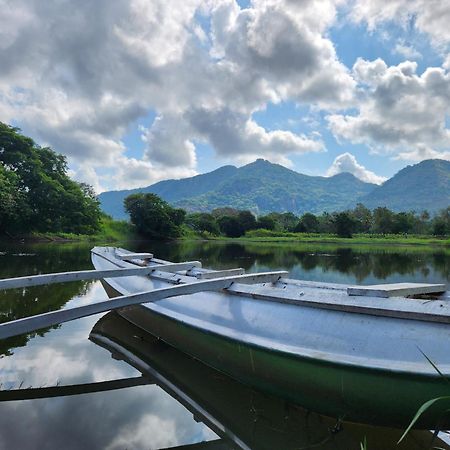 Samabe Lake Dambulla Dış mekan fotoğraf